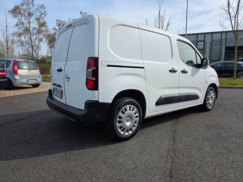Second-hand Opel Combo 102 CP (75 kW) 2019 Alb Monovolum