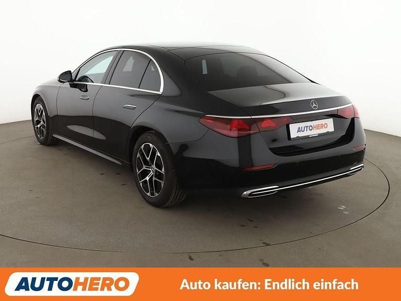 Gebraucht Mercedes E200 Advanced 227 PS (166 kW) 2025 Schwarz Limousine