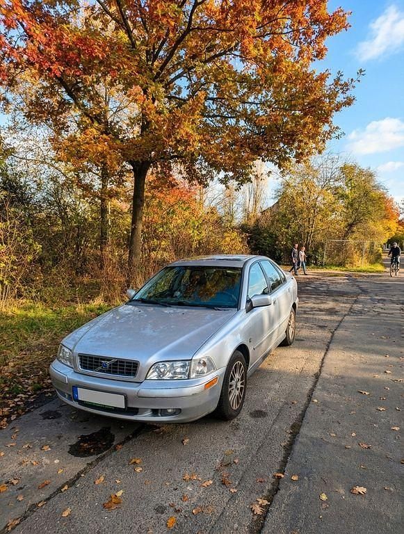 Silber Gebraucht 2004 Volvo S40 Limousine | 850 € (Superpreis) - Bild 1/4