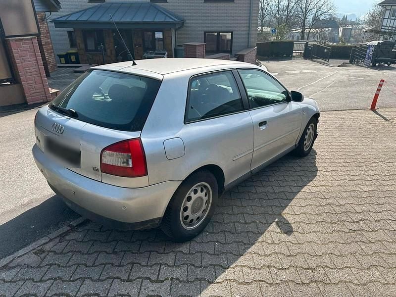 Usata Audi A3 101 CV (74 kW) 2002 Argento Utilitaria