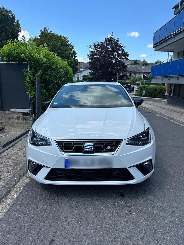 Weiß Gebraucht 2020 Seat Ibiza Black Edition Kleinwagen | 13.500 € (Guter Preis) - Bild 1/4