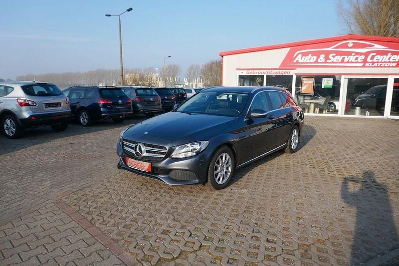Gebraucht Mercedes C180 156 PS (114 kW) 2015 Grau Kombi