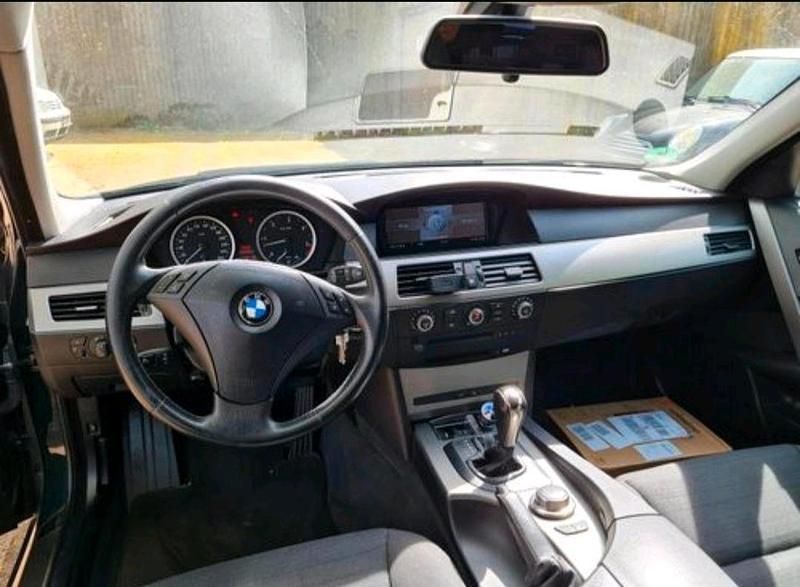 Grün Gebraucht 2006 BMW 525 Kombi | 3.000 € (Fairer Preis) - Bild 1/4