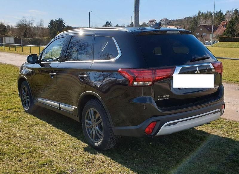 Gebraucht Mitsubishi Outlander Edition 150 PS (110 kW) 2020 Schwarz SUV