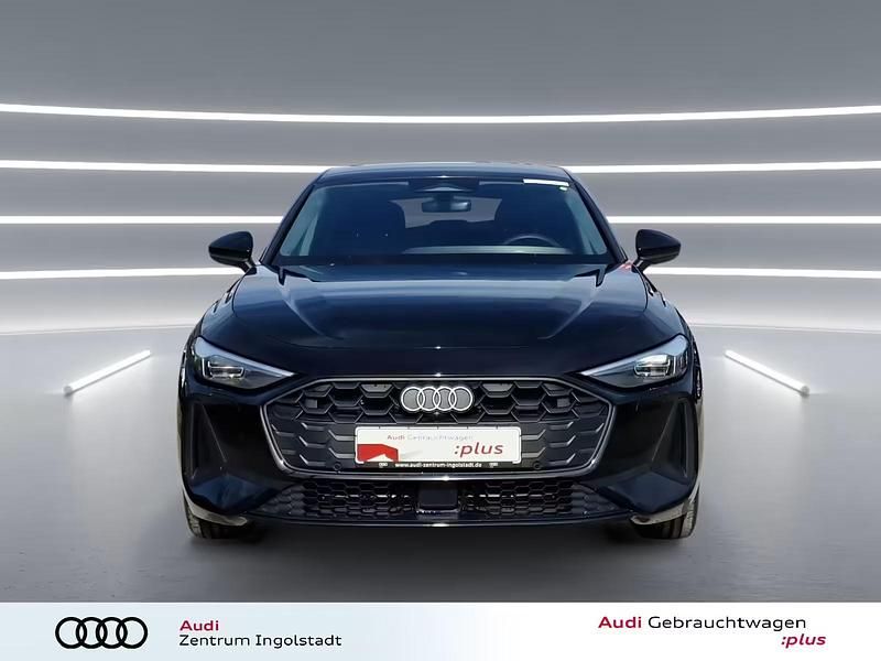 Gebraucht Audi A5 Design 204 PS (150 kW) 2025 Mythosschwarz metallic Limousine