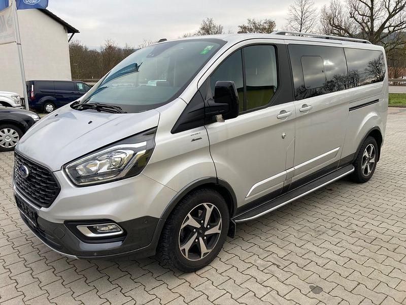 Silber Gebraucht 2023 Ford Tourneo Active Van / Kleinbus | 38.090 € (Fairer Preis) - Bild 1/4