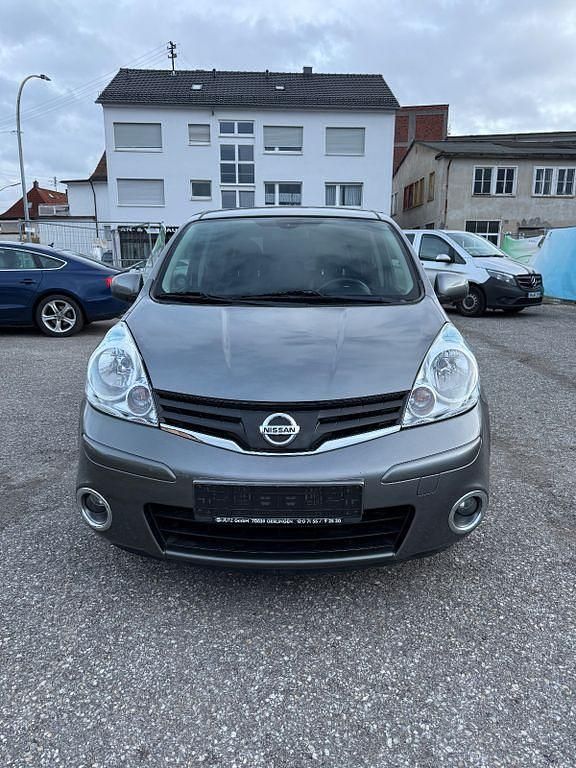 Grau Gebraucht 2012 Nissan Note Acenta Van / Kleinbus | 5.900 € (Fairer Preis) - Bild 1/4