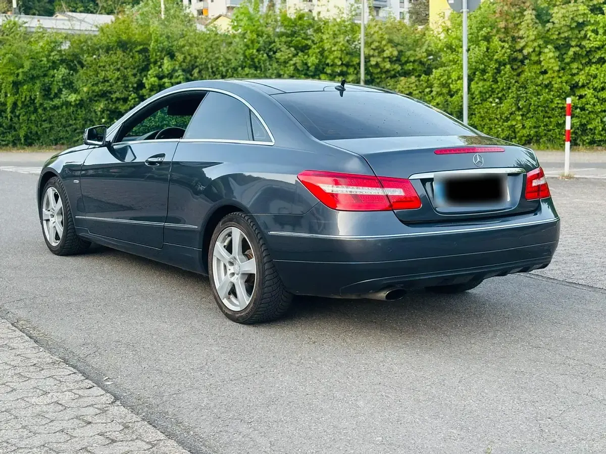 Second-hand Mercedes E250 204 CP (150 kW) 2012 Gri Coupe