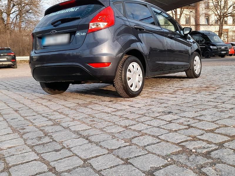 Gebraucht Ford Fiesta 62 PS (45 kW) 2009 Grau Kleinwagen