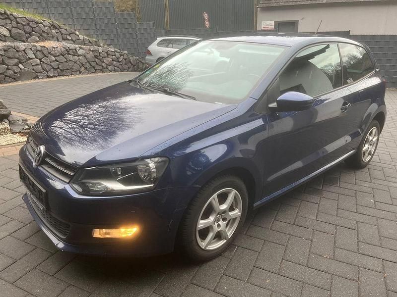 Blau Gebraucht 2011 VW Polo Team Kleinwagen | 2.450 € (Fairer Preis) - Bild 1/4