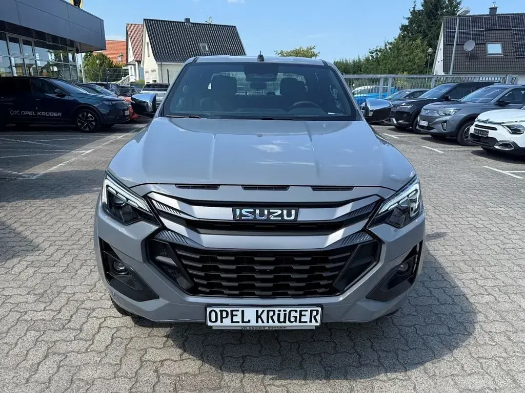 Neu Isuzu D-Max 163 PS (119 kW) 2026 Grau Pickup