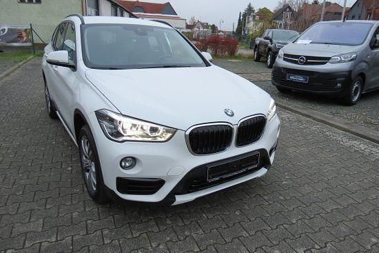 Weiß Gebraucht 2017 BMW X1 Sport Line SUV | 24.060 € (Etwas zu teuer) - Bild 1/1