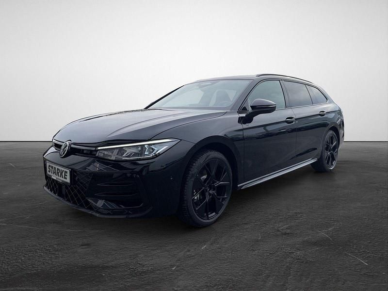 Gebraucht VW Passat R-line 193 PS (141 kW) 2024 Weiß Kombi