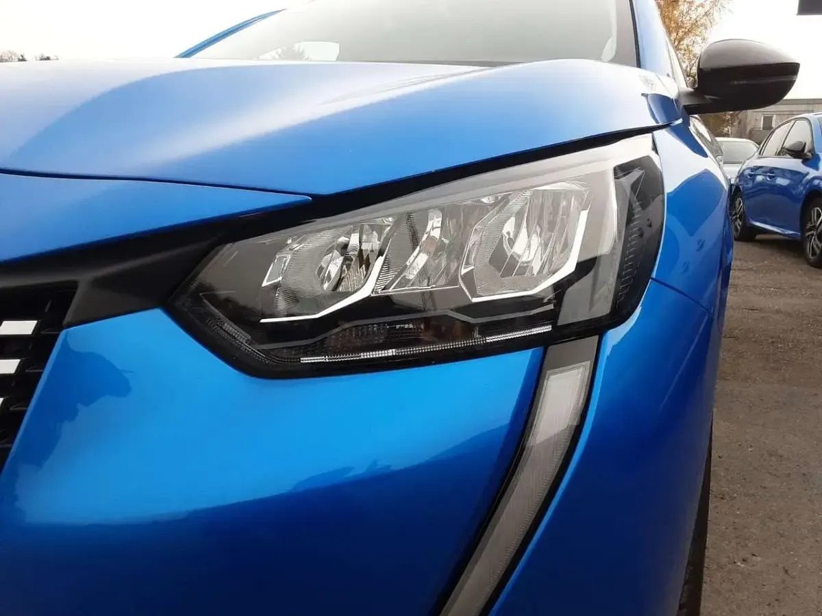 Gebraucht Peugeot 208 Allure 101 PS (74 kW) 2023 Vertigo blau Kleinwagen