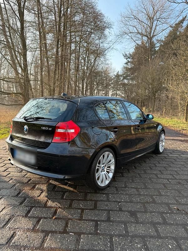 Gebraucht BMW 120 177 PS (130 kW) 2008 Schwarz Kleinwagen
