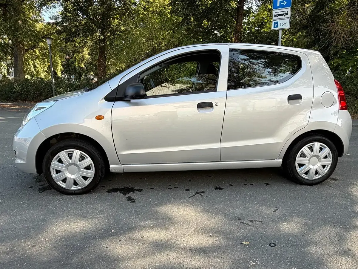 Gebraucht Suzuki Alto 68 PS (50 kW) 2010 Gold Kleinwagen