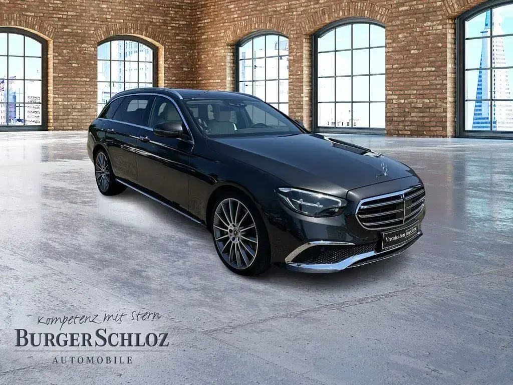 Gebraucht Mercedes E400 330 PS (242 kW) 2022 Metalliclack graphitgrau Kombi