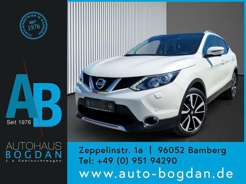 Pearl white (metallic) Gebraucht 2015 Nissan Qashqai Acenta SUV | 12.440 € (Fairer Preis) - Bild 1/4