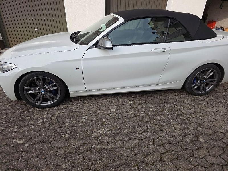 Weiß Gebraucht 2017 BMW M240 M Sport Cabrio | 33.900 € (Fairer Preis) - Bild 1/4