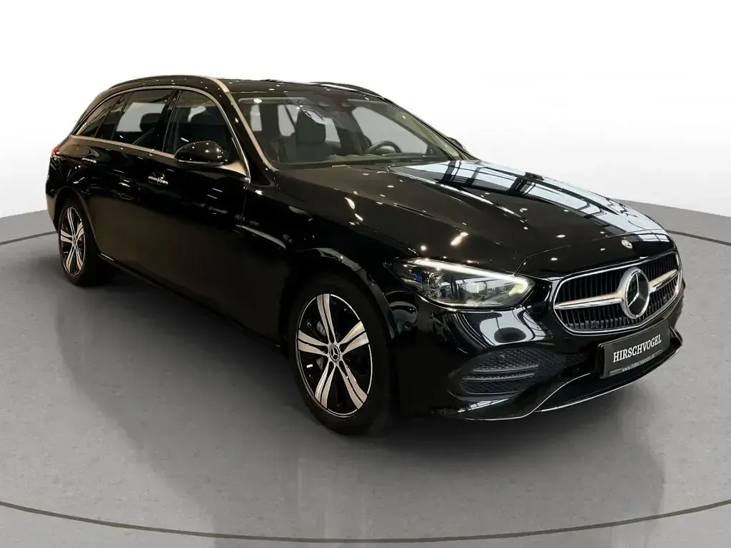 Gebraucht Mercedes E300 204 PS (150 kW) 2023 Unilack schwarz Kombi