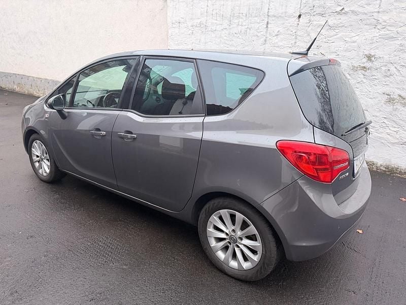 Gebraucht Opel Meriva 110 PS (80 kW) 2016 Grau Van / Kleinbus