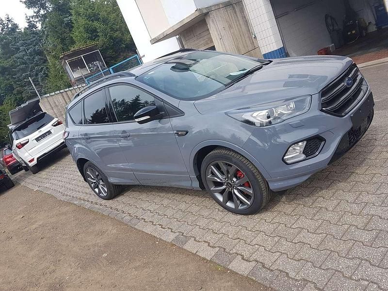 Gebraucht Ford Kuga ST-Line 179 PS (131 kW) 2019 Grau SUV