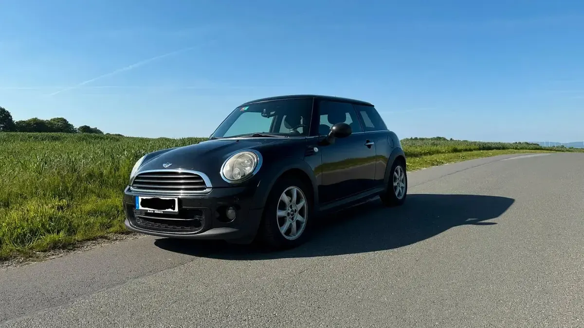 Gebraucht Mini Cooper D 90 PS (66 kW) 2011 Schwarz Kleinwagen
