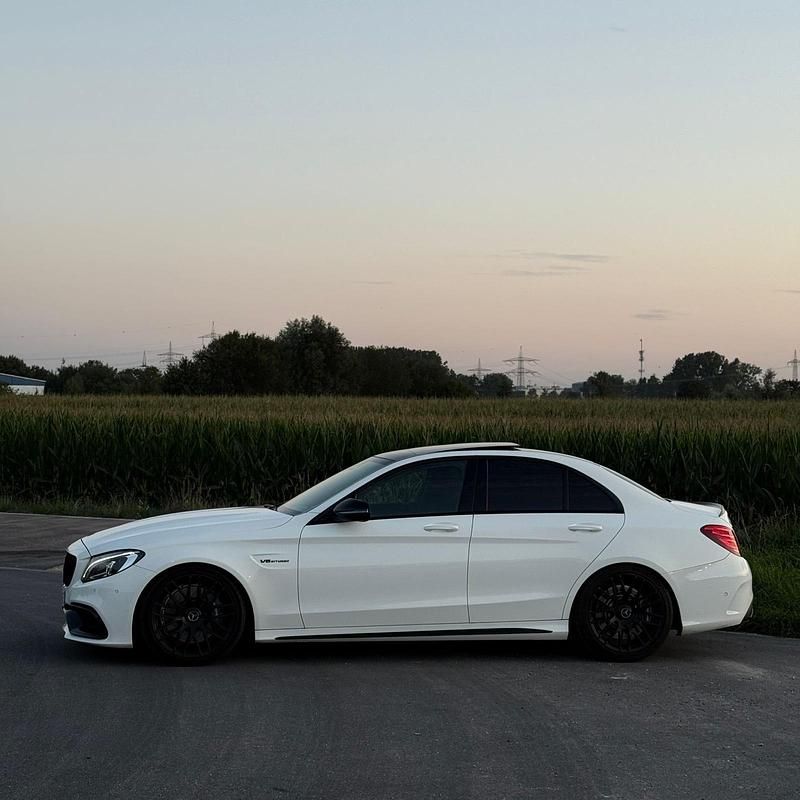 Weiß Gebraucht 2016 Mercedes C63 AMG AMG Limousine | 41.500 € (Teuer) - Bild 1/4
