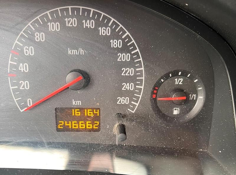 Gebraucht Opel Vectra 147 PS (108 kW) 2004 Grün Limousine