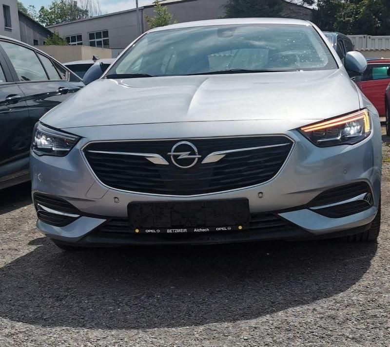 Blau Gebraucht 2017 Opel Insignia Innovation Limousine | 10.500 € (Guter Preis) - Bild 1/4