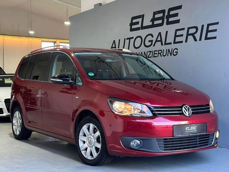 Rot Gebraucht 2012 VW Touran Match Van / Kleinbus | 12.900 € (Etwas zu teuer) - Bild 1/4