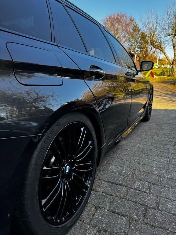 Gebraucht BMW 540 Performance 320 PS (235 kW) 2017 Grau Kombi