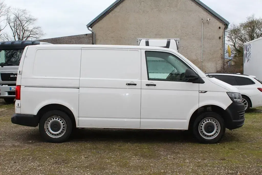 Gebraucht VW Transporter 102 PS (75 kW) 2019 Weiß Van
