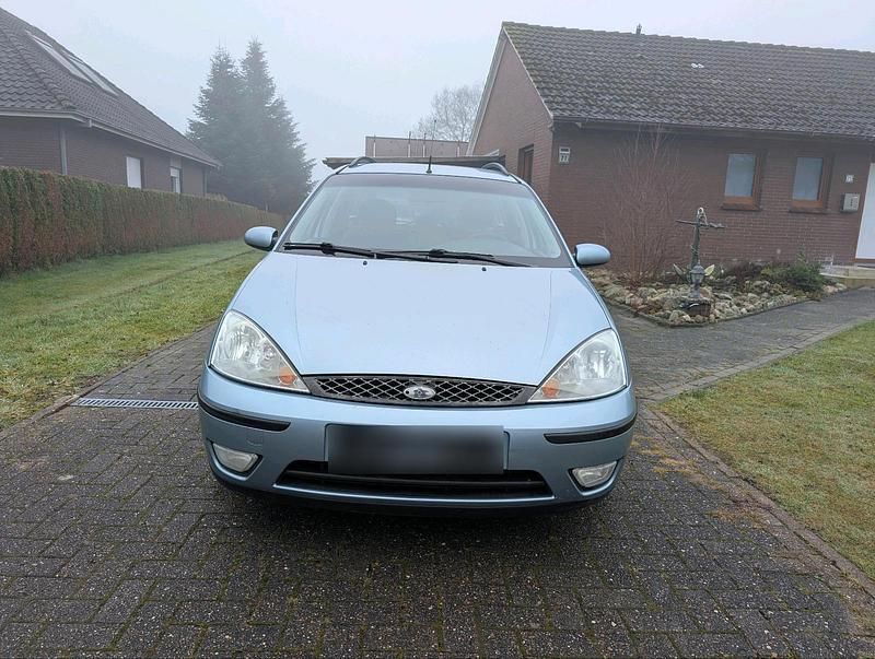 Gebraucht Ford Focus 100 PS (73 kW) 2002 Silber Kombi