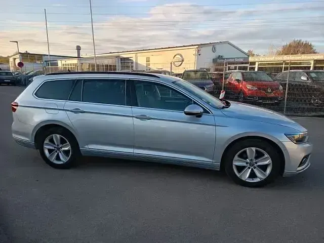 Gebraucht VW Passat Business 200 PS (147 kW) 2023 Silber Kombi