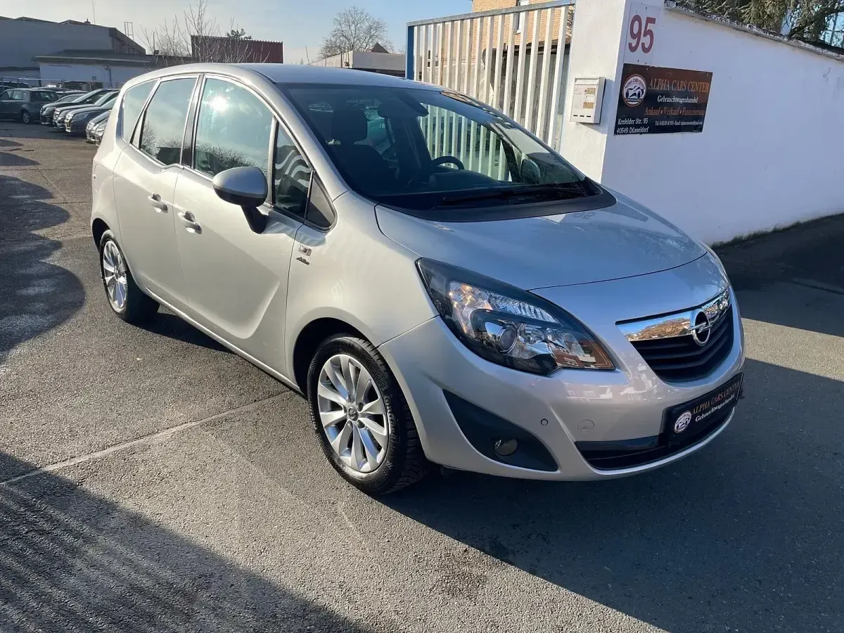 Second-hand Opel Meriva Active 140 CP (102 kW) 2013 Argintiu Monovolum