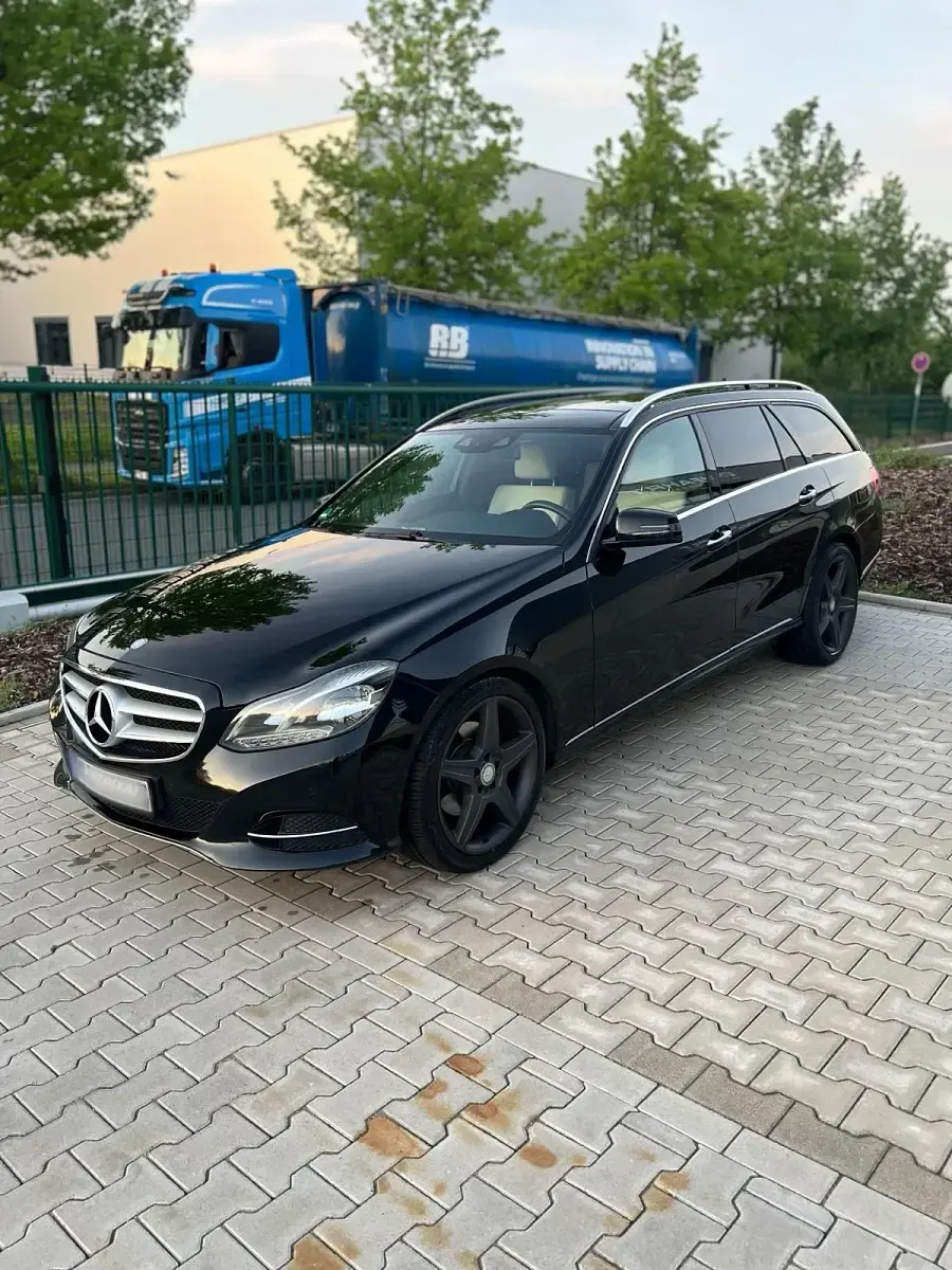 Gebraucht Mercedes E250 204 PS (150 kW) 2013 Schwarz Kombi