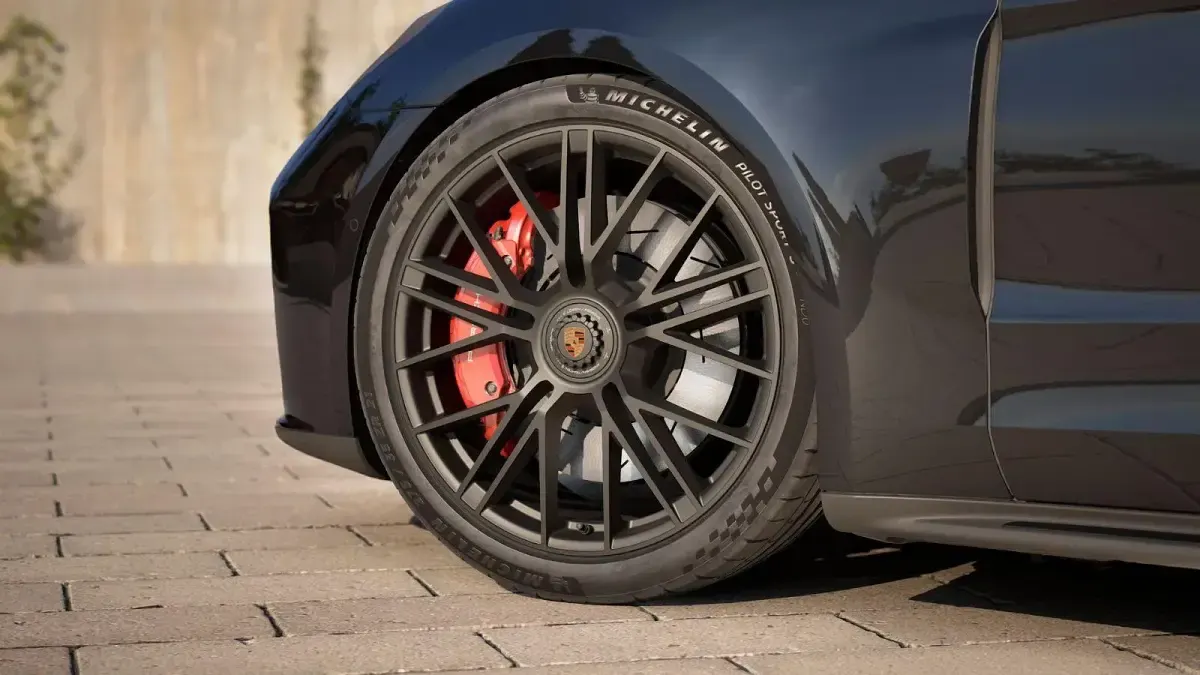 Neu Porsche Panamera GTS 500 PS (367 kW) 2025 Schwarz Kleinwagen