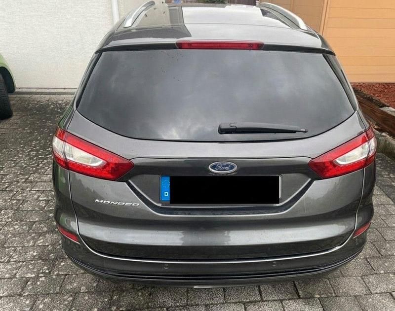 Gebraucht Ford Mondeo Titanium 150 PS (110 kW) 2016 Grau Kombi
