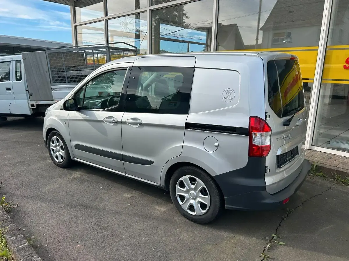 Usado Ford Transit 101 HP (74 kW) 2019 Prateado Carrinha