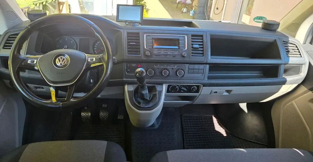 Gebraucht VW Transporter 150 PS (110 kW) 2017 Grau Van