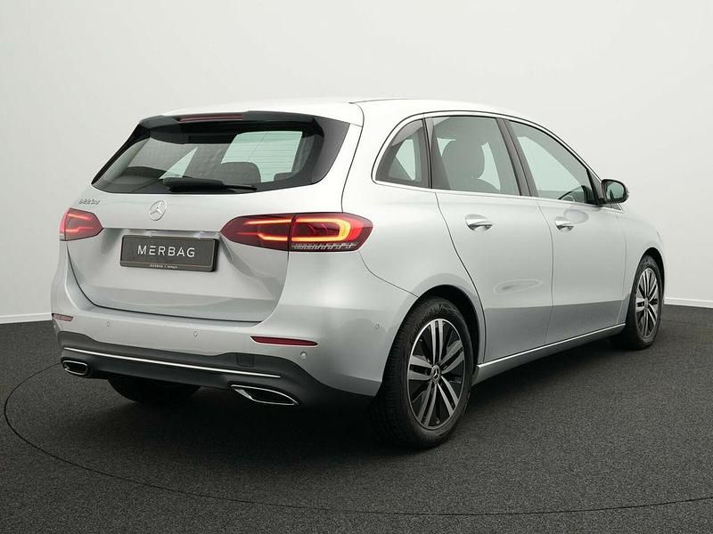 Gebraucht Mercedes B220 Progressive 190 PS (139 kW) 2021 Silber Van / Kleinbus