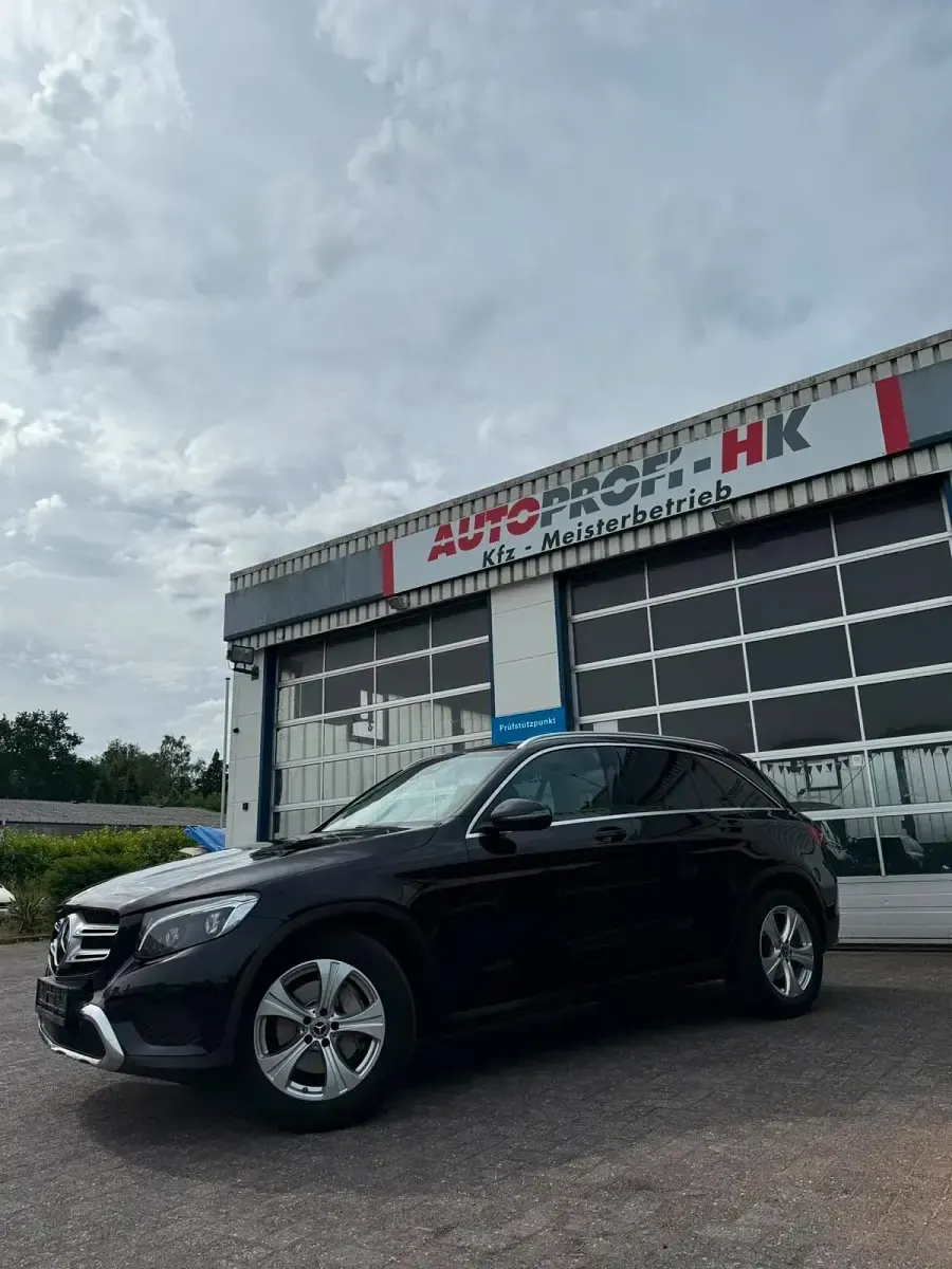 Gebraucht Mercedes GLC350 258 PS (189 kW) 2018 Schwarz SUV