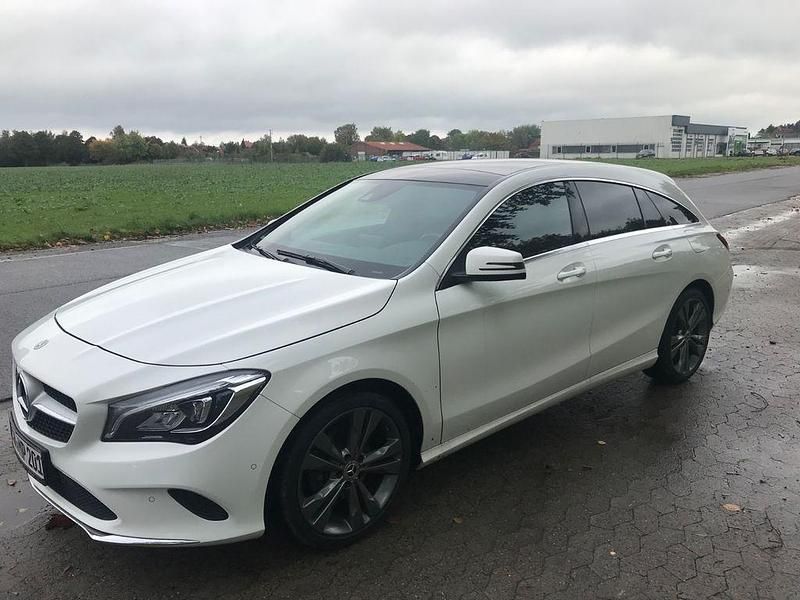 Gebraucht Mercedes CLA220 Shooting Brake 170 PS (125 kW) 2019 Weiß Kombi