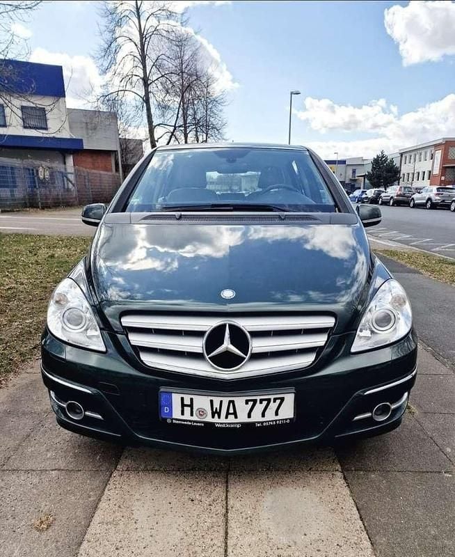 Gebraucht Mercedes B200 140 PS (102 kW) 2011 Van / Kleinbus