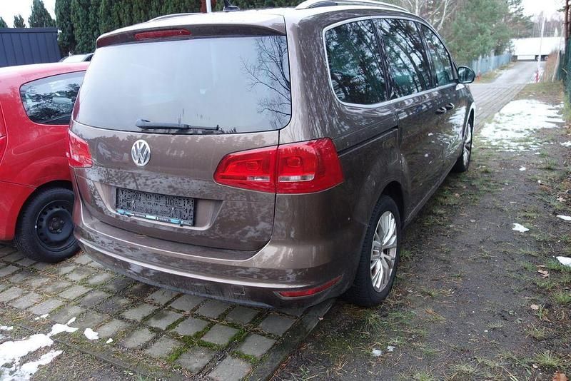 Gebraucht VW Sharan Style 150 PS (110 kW) 2012 Braun Van / Kleinbus