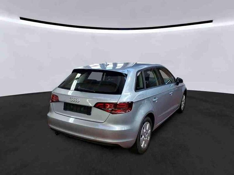 Second-hand Audi A3 110 CP (80 kW) 2015 Argintiu Berlinǎ