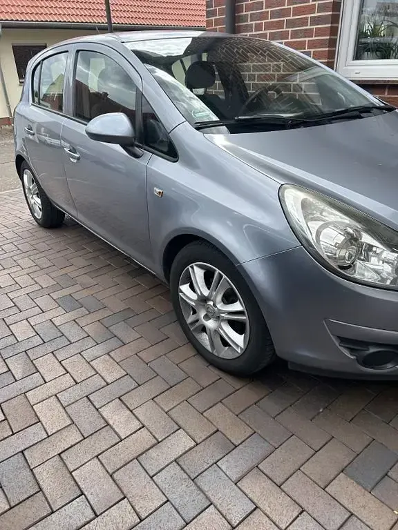 Gebraucht Opel Corsa 80 PS (58 kW) 2008 Silber Kleinwagen