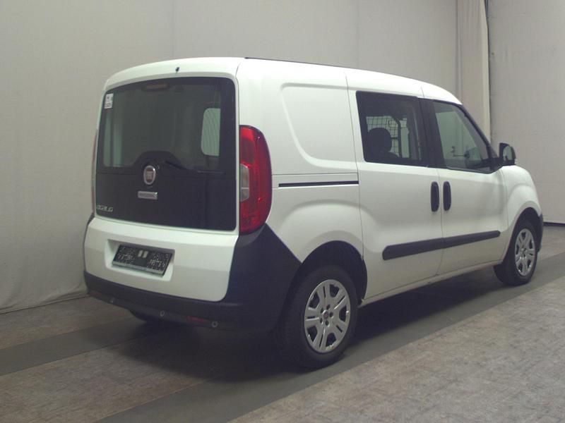 Gebraucht Fiat Doblò 101 PS (74 kW) 2019 Weiss Van / Kleinbus