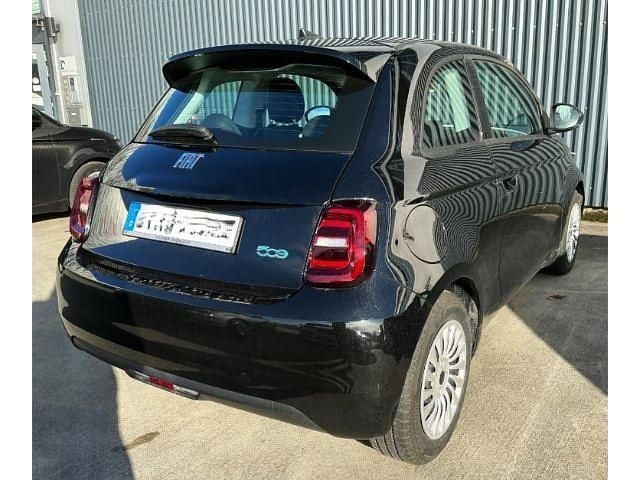 Gebraucht Fiat 500e Action 69 kW (95 PS) 2022 Colore esterno (onyx schwarz) Kleinwagen